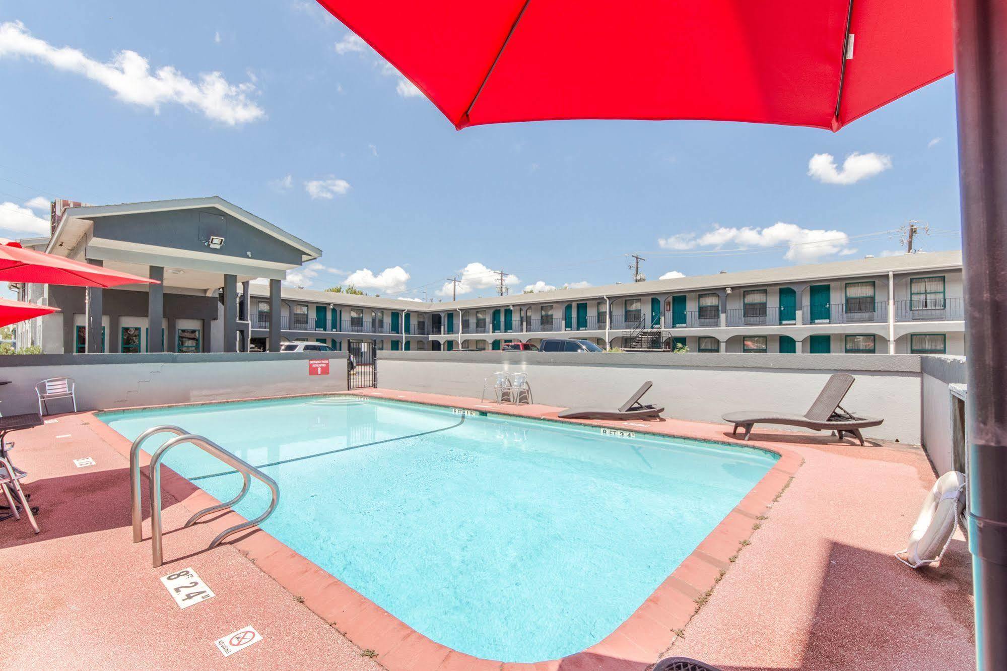Rodeway Inn University Austin Exterior foto