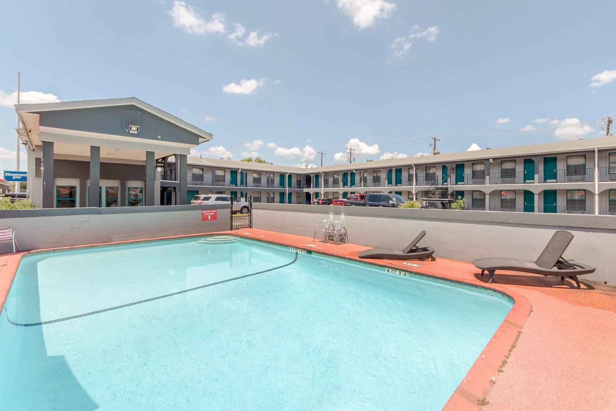 Rodeway Inn University Austin Exterior foto